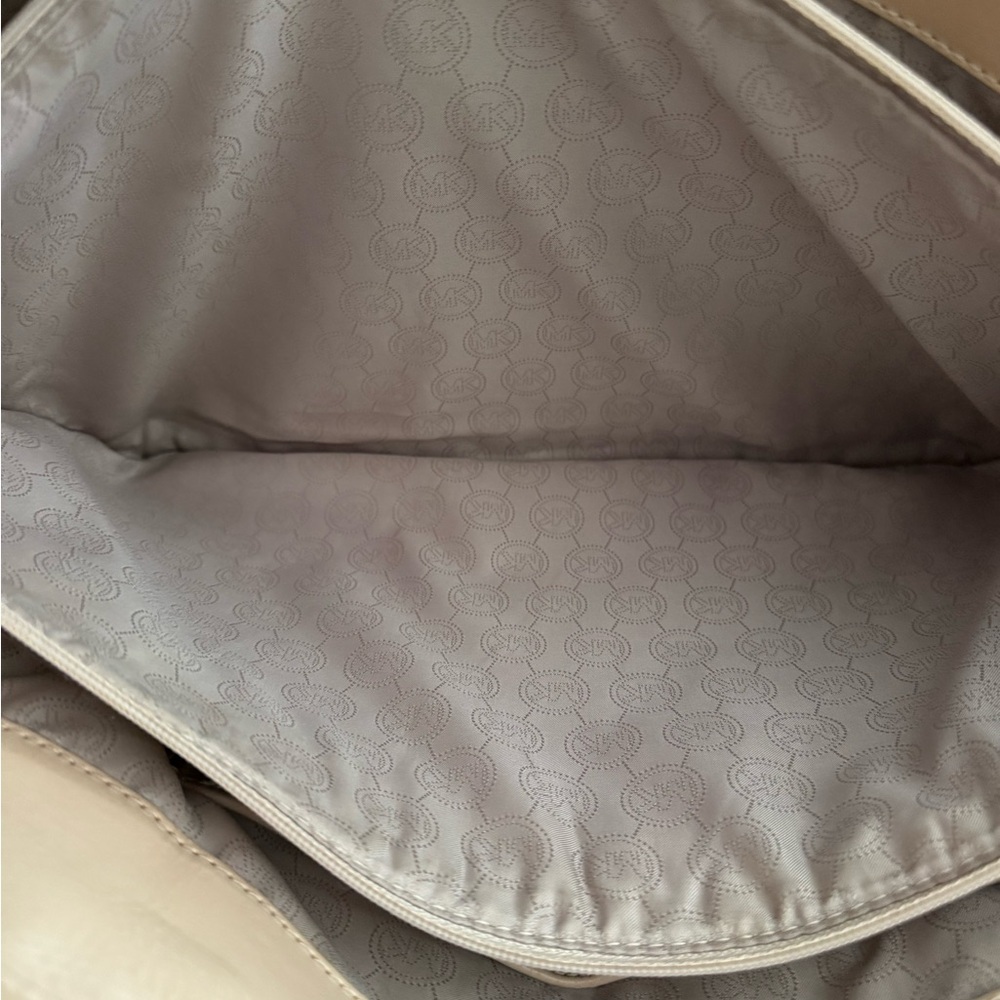 Michael Kors | Jet Set Travel Tote | Excellent Conditions - Picture 5 of 11